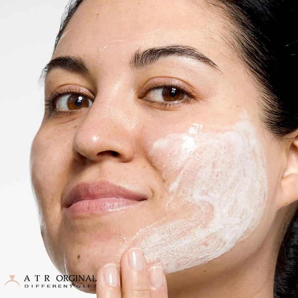 ژل شستشوی کلینیک مناسب پوست های خشک و مختلط