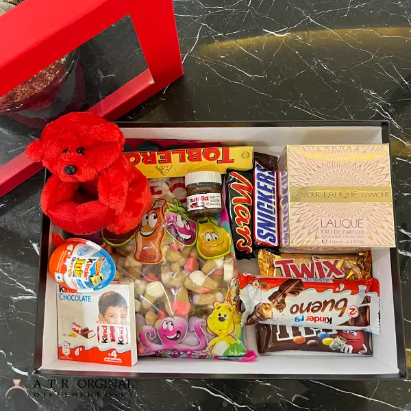 باکس هدیه زنانه عطر لالیک لامور