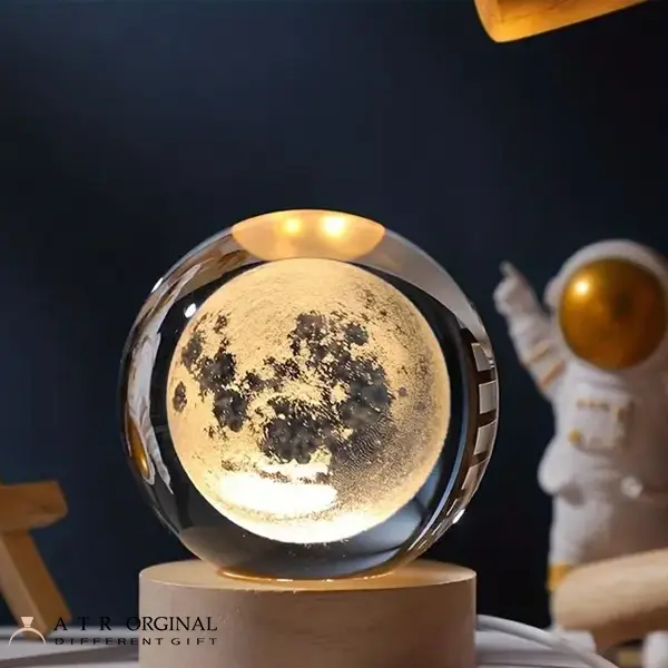 چراغ خواب گوی کریستالی مدل ماه کامل
